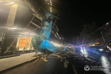 Collapse on Tigran the Great Avenue: Construction Materials Fell on the Road, Damaging 4 Cars