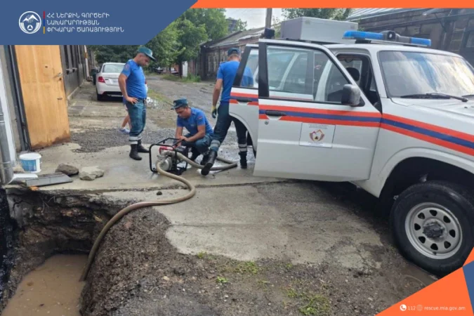 Ливень и ветер нанесли ущерб в Гюмри