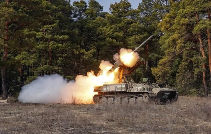 Russian Air Defense Forces Shoot Down 4 Drones Approaching Moscow