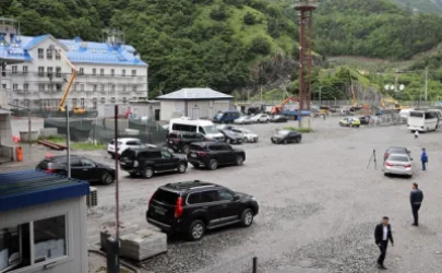 Record Queues at Upper Lars: Over 20,000 Passengers Cross the Border