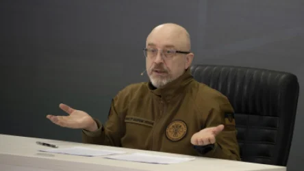 Former Ukrainian Defense Minister Calls for Mandatory Military Draft for Women