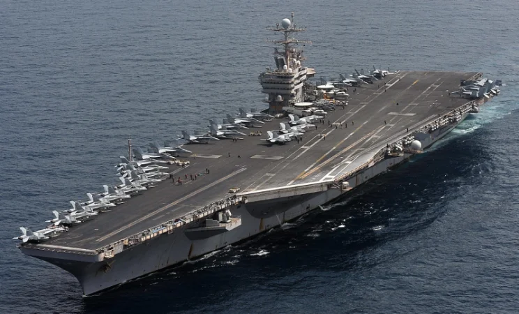 Дурное испытание для моряков: авианосец возвращается в США