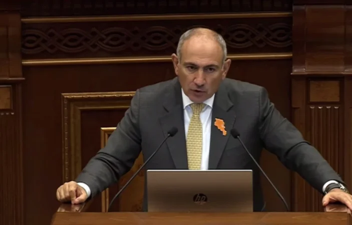 Եթե Գարեգին Բ-ն ընդունի բարենորոգման օրակարգը, իր հետ ամենայն հարգանքով կքննարկեմ․ Փաշինյան