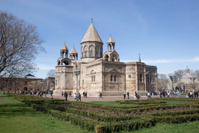Mother See Denies Pashinyan: "Karekin II Has Not Sent Any Delegation to Any Community"