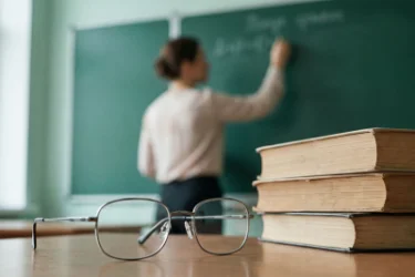 Education Ministry Modifies Teachers' Certification System