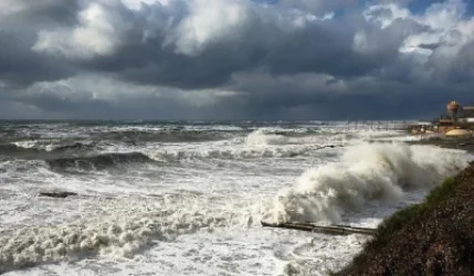 ՏԵՍԱՆՅՈՒԹ. Սոչիում ուժեղ փոթորիկ և ջրհեղեղ է