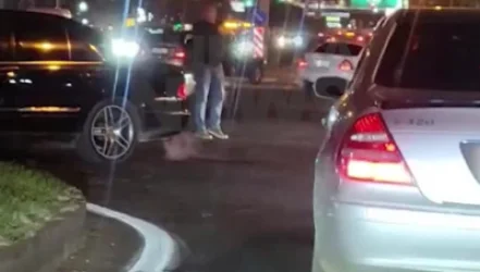 ՏԵՍԱՆՅՈՒԹ. Մարդիկ պարեկների փոխարեն ճանապարհ են բացում. կատաստրոֆիկ իրավիճակ Թբիլիսյան-Ազատություն խաչմերուկում