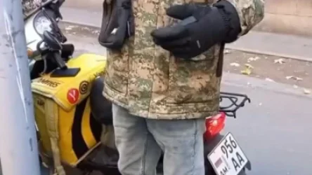 ՍԿԱՆԴԱԼԱՅԻՆ ՏԵՍԱՆՅՈՒԹ. «Էս մարդն ի՞նչ մեղք ունի, որ այդ հագուստը խանութում վաճառում են». Հնդկաստանի քաղքացին զինվորականի հագուստով