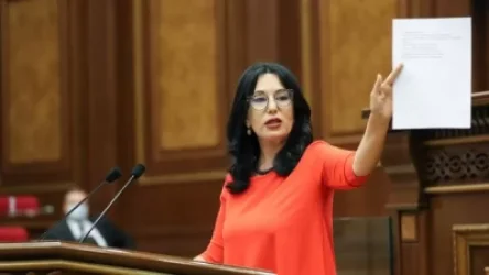 Վարչապետի պաշտոնը զբաղեցնող անձը շարունակում է հագուրդ տալ իր պստլիկ բարդույթներին