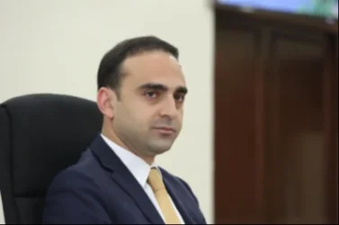 ՏԵՍԱՆՅՈՒԹ. «Վերջնական քանդեք, որ նոր մարդիկ չգան ապրեն». Ավինյանը՝ Արցախի փողոցի վթարային շենքերի մասին