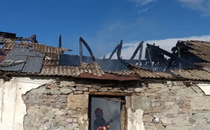 Հրդեհ՝ Տաշիրում․ փրկարարներն անասնագոմից տարհանել են 80 խոշոր եղջերավոր կենդանի