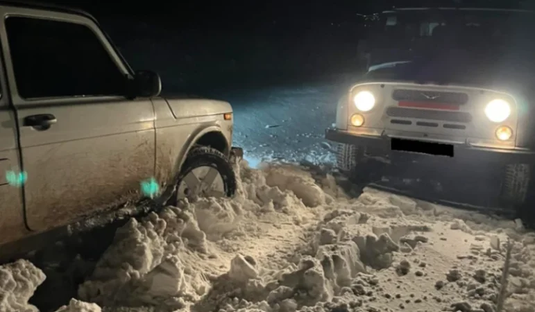 Փրկարարներն ավտոմեքենան դուրս են բերել արգելափակումից