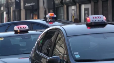 ՏԵՍԱՆՅՈՒԹ. ֆրանսիայում տաքսու վարորդները բողոքի ցույց են կազմակերպել