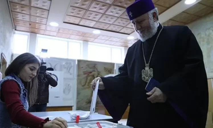 Քվեարկեցինք աղոթքով մեր երկրի կայունության համար. Ամենայն Հայոց Կաթողիկոս