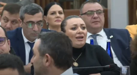 ՏԵՍԱՆՅՈՒԹ․ Խմել նոր ես եկե՞լ․ անդաստիարակի ձենը կտրեք․ լարված իրավիճակ՝ ավագանիում