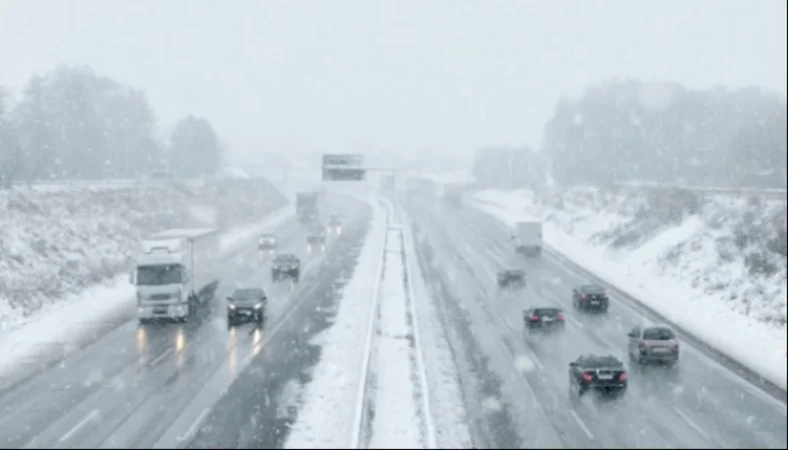 Ձյուն, մառախուղ, մերկասառույց․ կան փակ և դժվարանցանելի ճանապարհներ