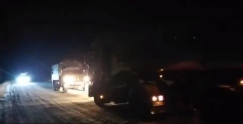 ՏԵՍԱՆՅՈՒԹ. Մերկասառույցի պատճառով բեռնատարները չեն կարողացել ազատել ճանապարհը