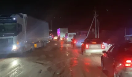 ՏԵՍԱՆՅՈՒԹ. Մերկասառույցի պատճառով ավտոմեքենաներ են խցանվել․ դուրս Է բերվել մոտ 50 տրանսպորտային միջոց