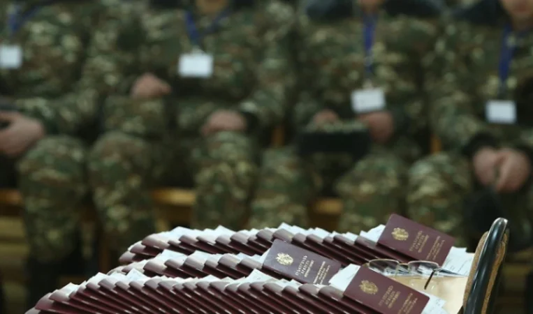 ԱԺ-ն ընդունեց 27 տարին լրացած և բանակից խուսափած անձանց վերաբերյալ աղմկահարույց նախագիծը