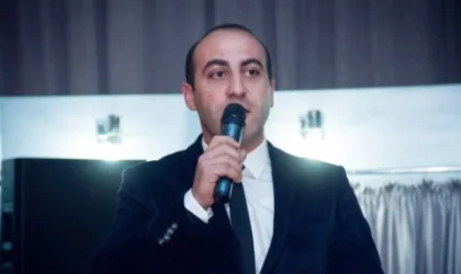 «Գոյ» թատրոնի ընդհանուր ժողովը անվստահություն է հայտնում Կարեն Սիմոնյանին