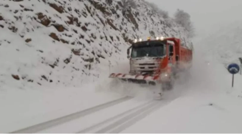 Սաստիկ բքի և ձնահյուսի պատճառով Հայաստանում ճանապարհներ են փակվել, շրջաններում ձյուն է տեղում