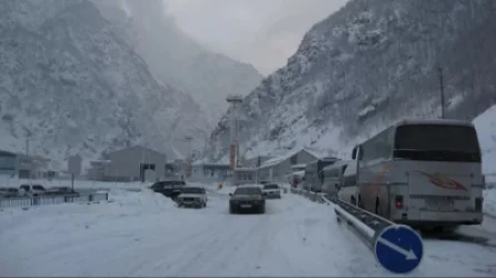 Ավելի քան 2.6 հազար բեռնատար կուտակվել են ռուս-վրացական սահմանին.  Վերին Լարսը փակ է