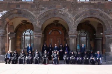 ԼՈՒՍԱՆԿԱՐՆԵՐ. Արման Թաթոյանը և  Վեհափառը հանդիպել են. քննարկվել են Ներքին Հանդի իրավիճակը, Ադրբեջանի հարձակումների հետևանքները