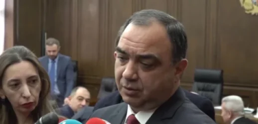 ՏԵՍԱՆՅՈՒԹ. Ես էլ ունեմ փարոսիկներ, բայց փորձում ենք ամեն ինչ անել օրենքով. Իմ շարասյունը երբևիցե խախտում չի անում. ՆԳ նախարար