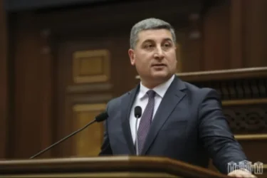 «Ձեզ նման՝ մենք էլ ենք այդ խնդրից բողոքում». Գնել Սանոսյան