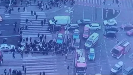 18+ ՏԵՍԱՆՅՈՒԹ. Մեքենան ամբողջ արագությամբ մխրճվել է մարդկանց ամբոխի մեջ. Լեհաստան