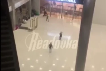 ՏԵՍԱՆՅՈՒԹ. 18+ ԿԱԴՐԵՐ ԱՀԱԲԵԿՉՈՒԹՅՈՒՆԻՑ. Մարդկանց գնդակահարում են հենց առևտրի կենտրունում