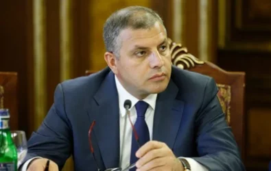 Բնապահպանության նախկին նախարարն ու ընտանիքի անդամները հրավիրվել են ապօրինի գույքի բռնագանձման վարչություն. «Հետք»