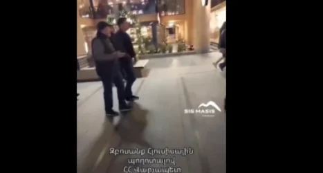 ՏԵՍԱՆՅՈՒԹ. Ալեն Սիմոնյանին և Նիկոլ Փաշինյանին նկատել են Հյուսիսային պողոտայում զբոսնելիս