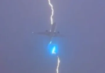 ՏԵՍԱՆՅՈՒԹ. Կանադայում կայծակը հարվածել է ինքնաթիռին, որում 550 ուղևոր է եղել