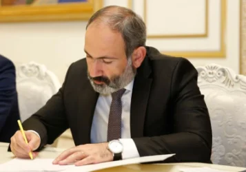 Փաշինյանը ՍԱՏՄ ղեկավարի տեղակալին աշխատանքից ազատելու մասին որոշում է ստորագրել