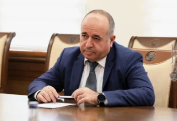 «Ադրբեջանի հետ պայմանավորվել էինք, որ նրանք հետ կքաշվեն, սակայն Փաշինյանն ինձ պաշտոնանկ արեց». Արշակ Կարապետյան