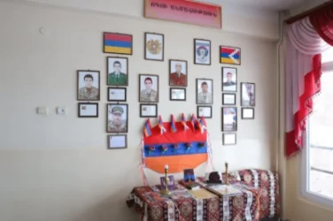 ԿԳՄՍ նախարարը՝  դպրոցներից «Փառքի անկունները» հեռացնելու մասին