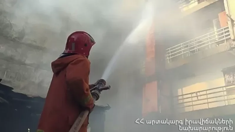 Քիչ առաջ հրդեհ է բռնկվել 5 հարկանի բնակելի շենքում․ հրդեհի բարդության «1 ԲԻՍ»
