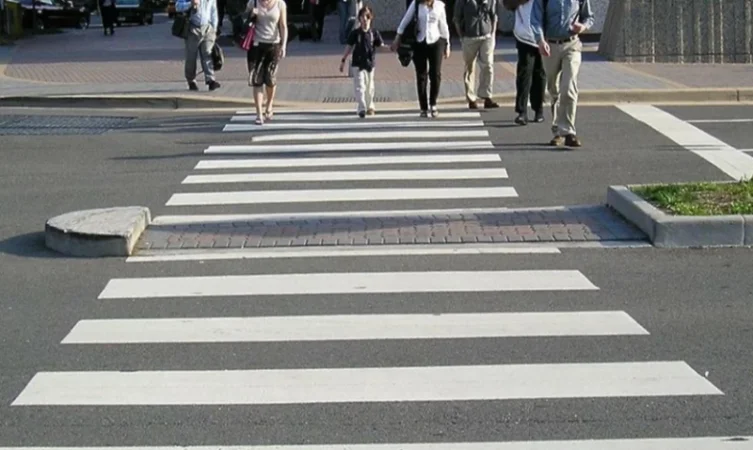 Հետիոտնի կողմից չնախատեսված հատվածով փողոցը հատելու տուգանքը կրկնապատկվել է