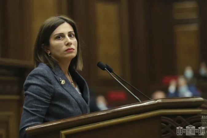 Անազնվության և սրբապղծության այդ նստվածքը չի վերանա․ Ավանեսյանը՝ որոշ հոգևորականների մասին