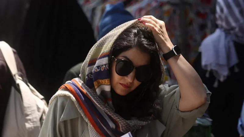 Թվային շարիաթ. Իրանում հիջաբ չկրող կանայք կրկին հալածվում են