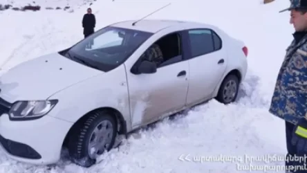 Փրկարարներն արգելափակումից դուրս են բերել 5 ավտոմեքենա