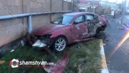 Երևանում Lexus-ը բախվել է Ոստիկանության զորքերի զորամասի պատին․ վարորդը հոսպիտալացվել է