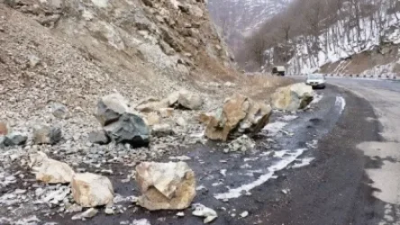 Տաթև-Աղվանի ավտոճանապարհին տեղի է ունեցել քարաթափում