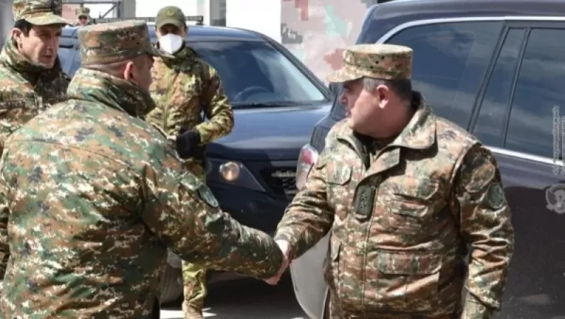 Արտակ Դավթյանն այցելել է արևելյան զորամասեր, ծանոթացել սահմանին տիրող օպերատիվ իրավիճակին