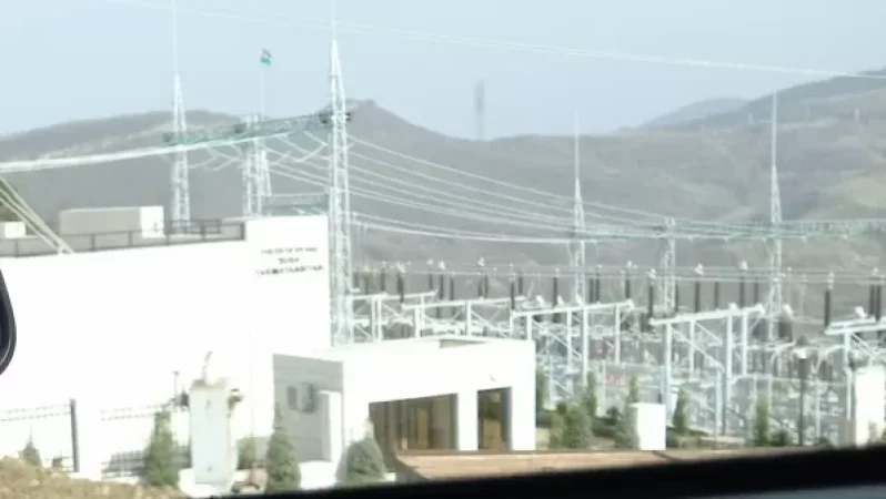 Photograph: The Enemy is Building Its Power Plant from Scratch Right Under Our Noses - Suren Arushanyan
