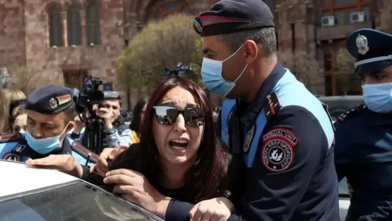 Կանանց ակցիայի ժամանակ ոստիկանական գործողությունների վերաբերյալ ծառայողական քննություն է սկսվել. Սամսոնյան