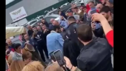 ՏԵՍԱՆՅՈՒԹ. Հայկական ծիրանը Մոսկվայում վաճառում են ազգային երգերի ուղեկցությամբ