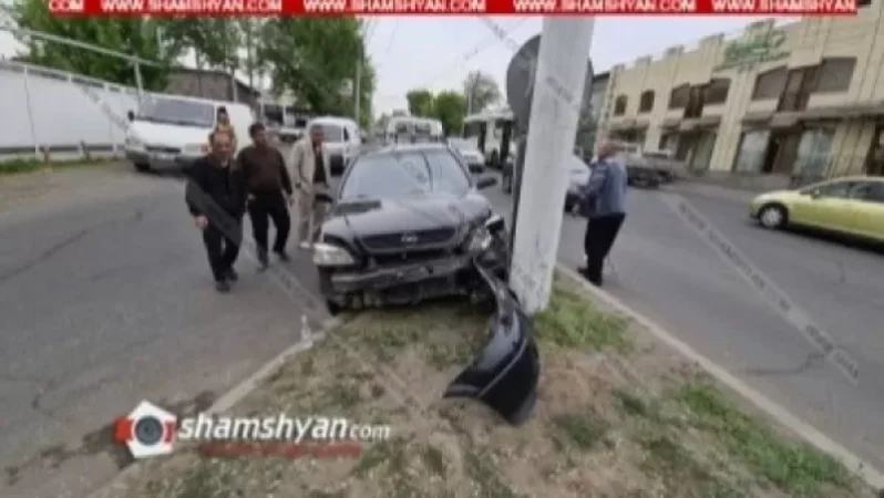 Բախվել են Opel մակնիշի ավտոմեքենան և թիվ 15 երթուղին սպասարկող տրոլեյբուսը