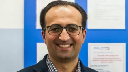 ԼՈՒՍԱՆԿԱՐ. Արսեն Թորոսյանը ցույց է տվել իր կովիդ պատվաստման կանաչ անձնագիրը